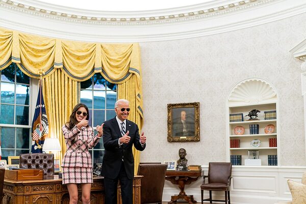 Olivia Rodrigo z gościnnym udziałem Chappell Roan w remixie 'expectations'
