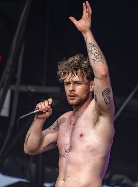 Tom Grennan prezentuje nowy singiel Wrapped In Gold