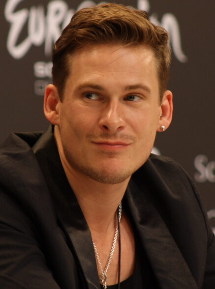 Lee Ryan skazany za rasistowską napaść na stewarda