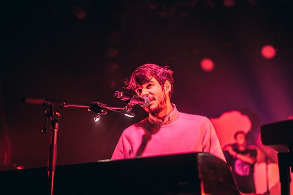 Rex Orange County z gościem w Londynie, nowy utwór Elvis na establecie