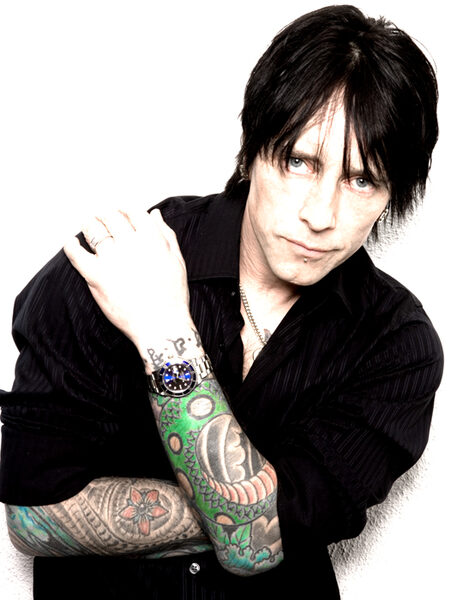 Billy Morrison publikuje Hollow i prezentuje The Tailor z Mansonem