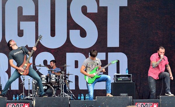 Metalcore'owcy z potężnym wsparciem na koncercie w Polsce