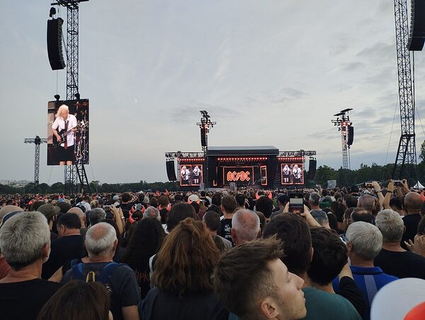 AC/DC kończy trasę w MetLife Stadium z Foo Fighters na support