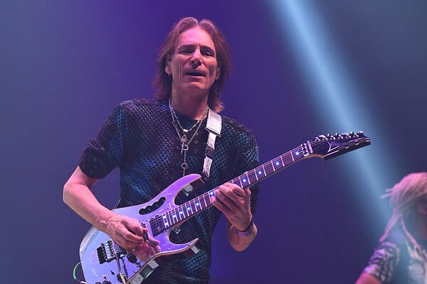Steve Vai o brakach współczesnych wirtuozów gitarowych