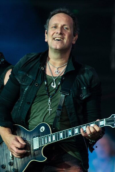 Vivian Campbell: po przeszczepie szpiku wraca na scenę z Def Leppard