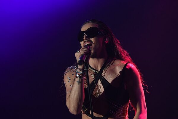 Michał Szpak prezentuje utwór Do ciebie, mamo z Violettą Villas
