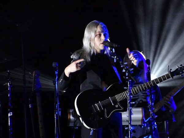 Phoebe Bridgers headlinerem All Points East 2027