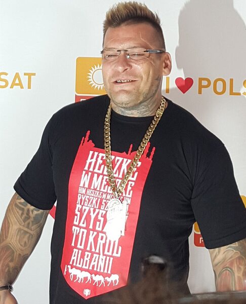 Popek stracił klip do kultowego hitu po kontrowersyjnej wypowiedzi