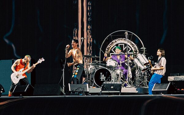 Red Hot Chili Peppers sprzedają katalog za 300 milionów dolarów
