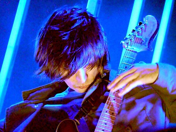 Jonny Greenwood dołącza do Radiohead i rozwija karierę