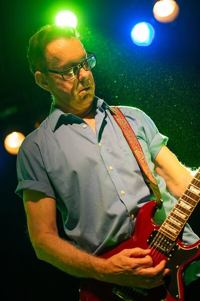 East Bay Ray kontynuuje trasę z Dead Kennedys mimo Parkinsona