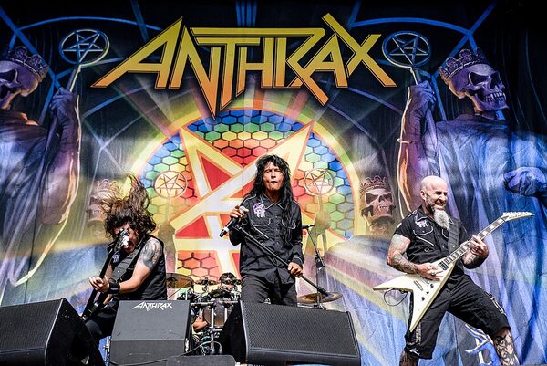 Anthrax zapowiada nowy album i Cursum Perficio