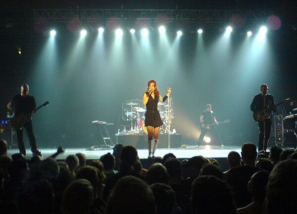 Garbage gra utwory The Cure i Placebo na koncercie