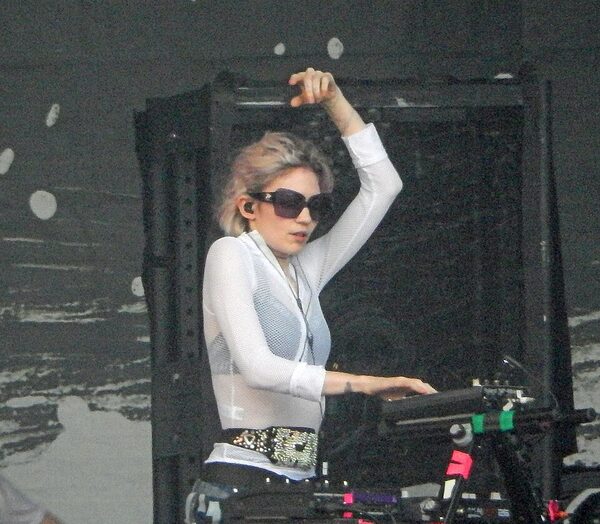 Grimes zapowiada AI‑inspirowaną operę Psy Opera
