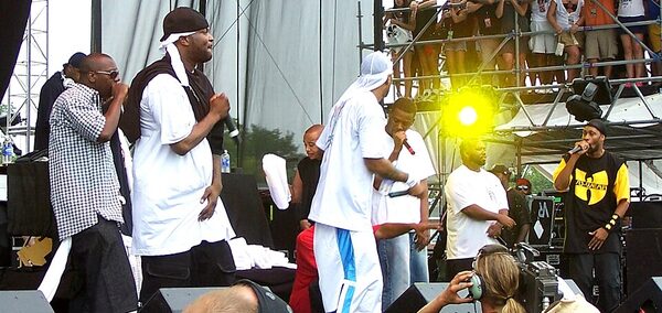 Zobacz, jak Wu-Tang Clan gra utwory w Fallon”